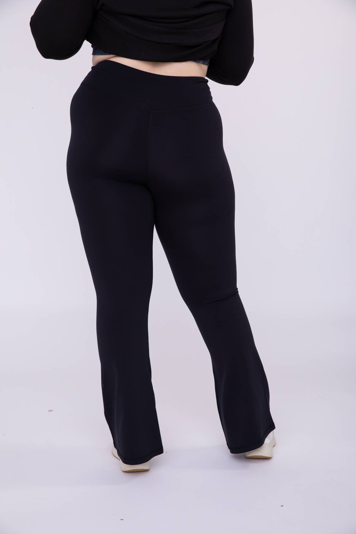 MonoB CURVY Venice Crossover Waist Yoga Pants