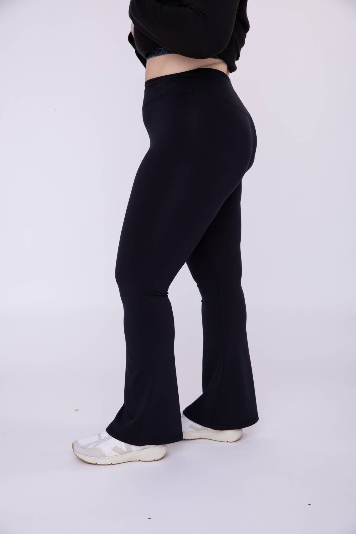 MonoB CURVY Venice Crossover Waist Yoga Pants