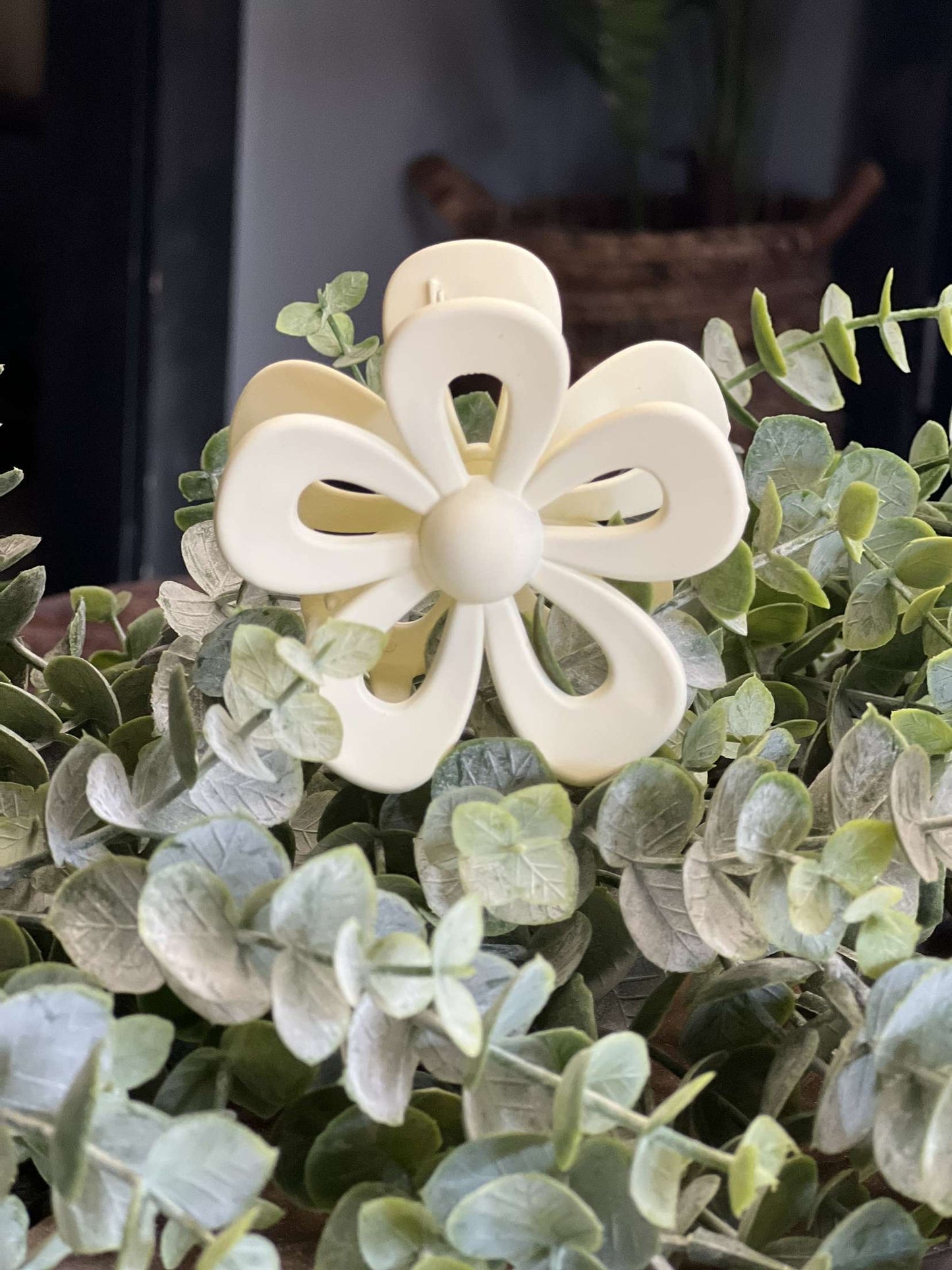 The Open Flower Clip