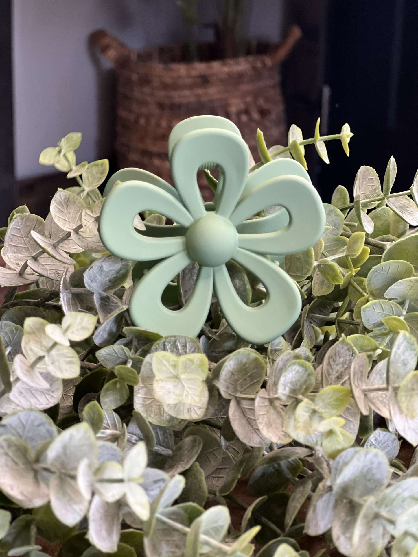 The Open Flower Clip