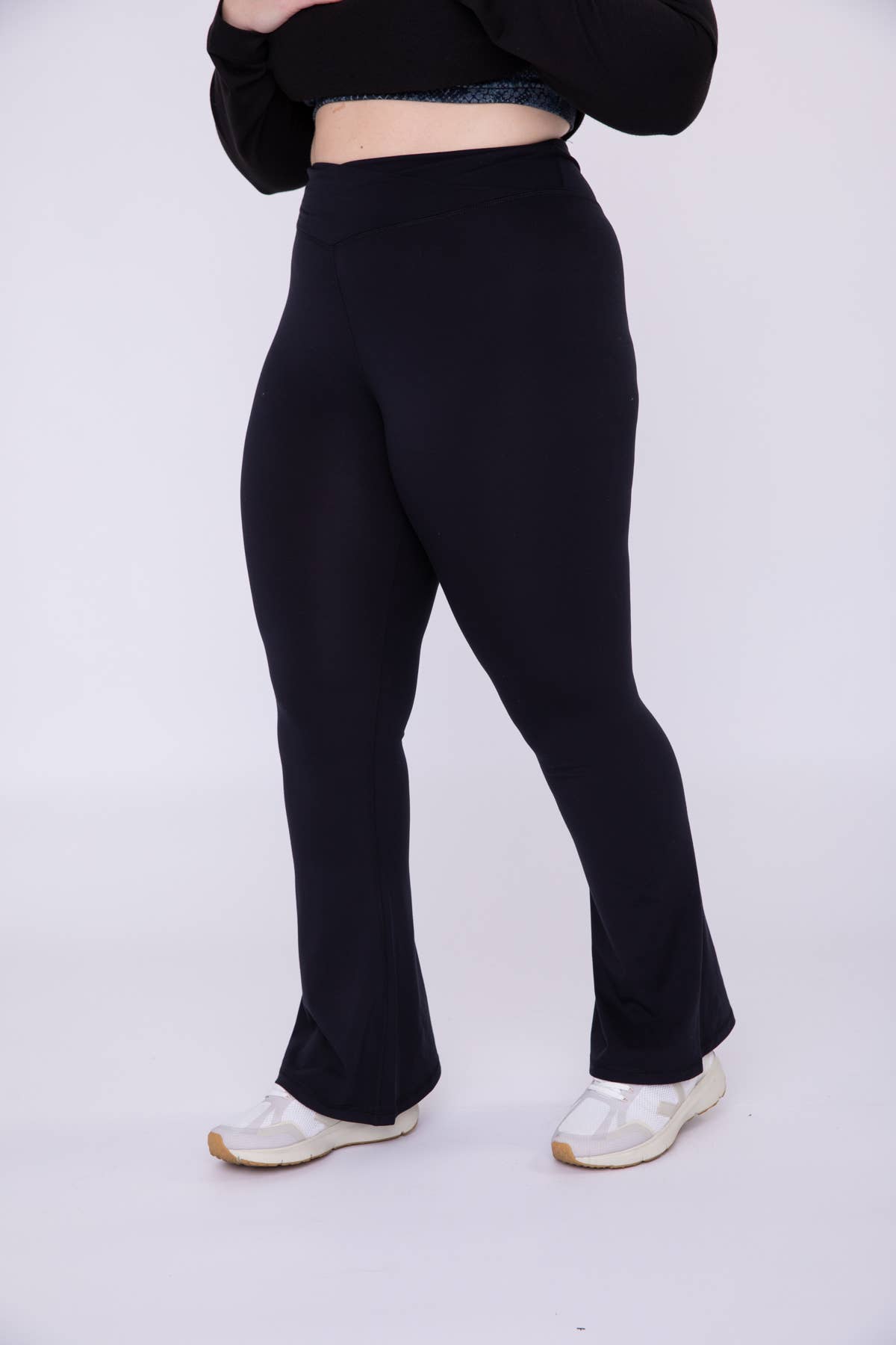 MonoB CURVY Venice Crossover Waist Yoga Pants