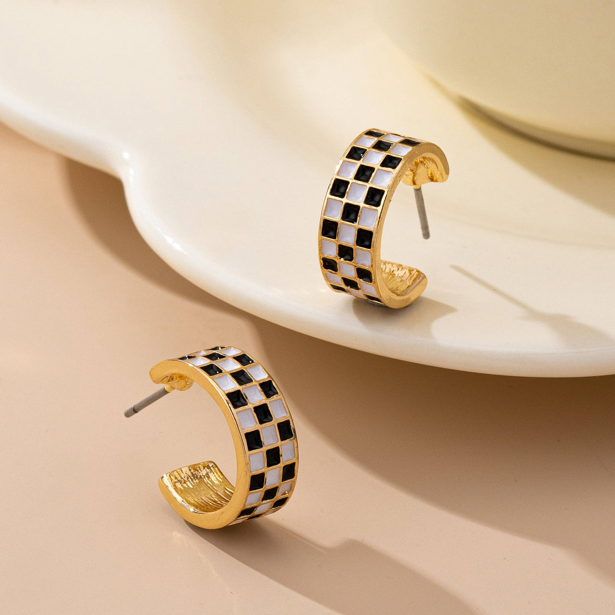 CHECKER EPOXY HUGGIE HOOP EARRINGS