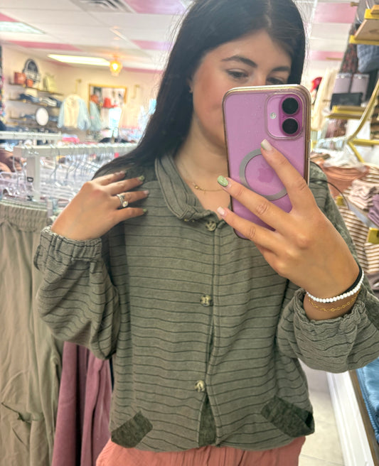 Bucketlist Contrast Detail Button Up