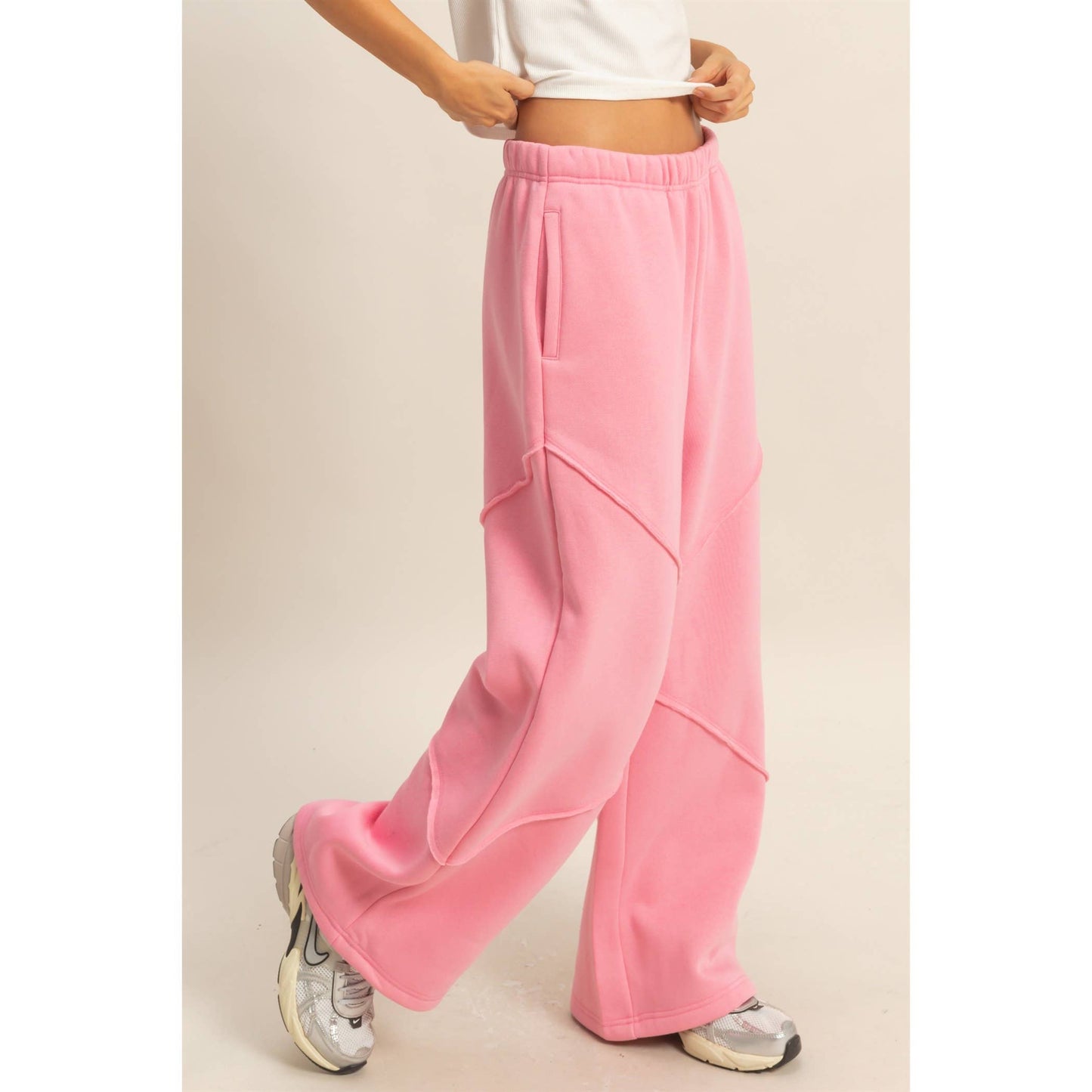 Relaxed-Fit Wide Leg Pants With Pocket Detail