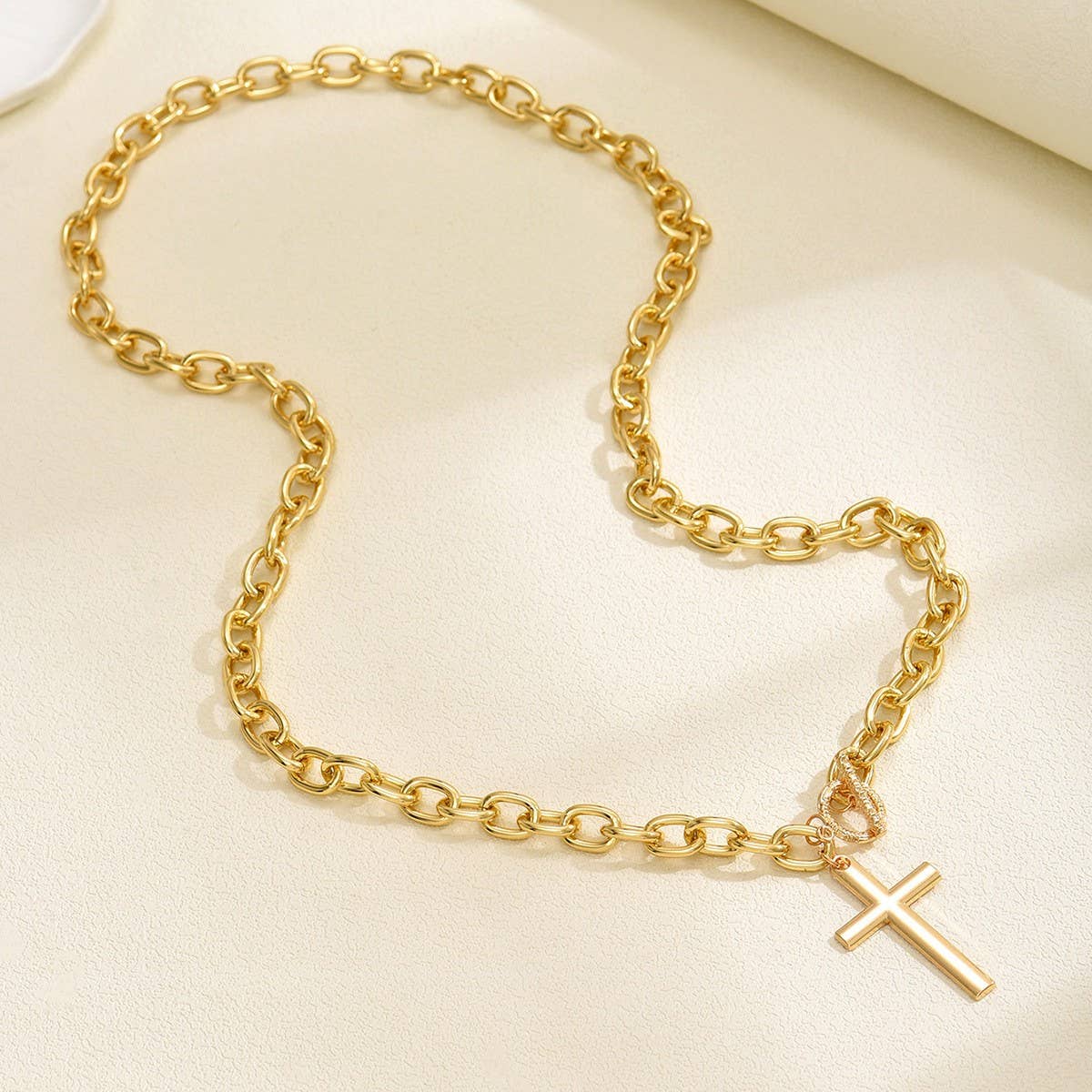 PUFFY CROSS CHUNKY CHAIN STATEMENT TOGGLE NECKLACE