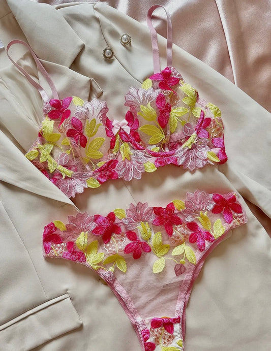 Floral Embroidery Lingerie Set