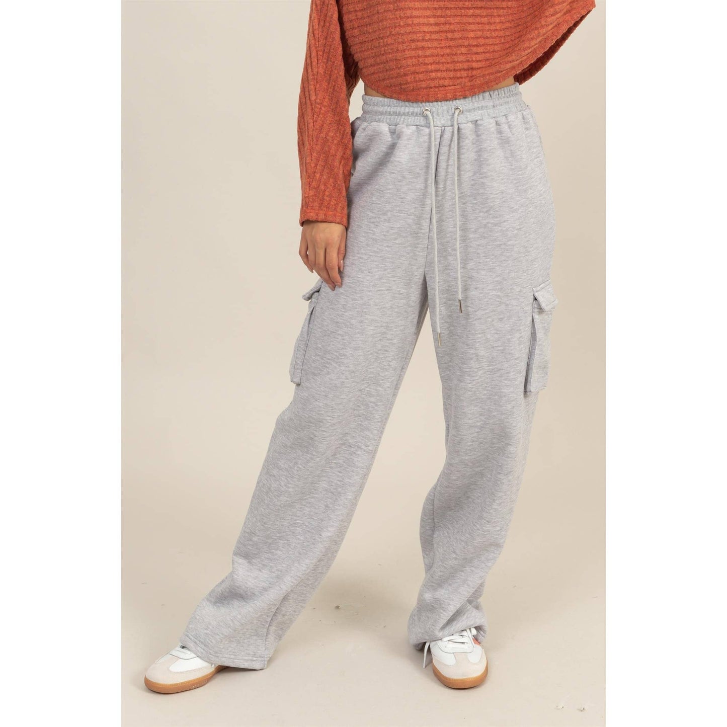 HIGH-WAIST CARGO SWEATPANTS