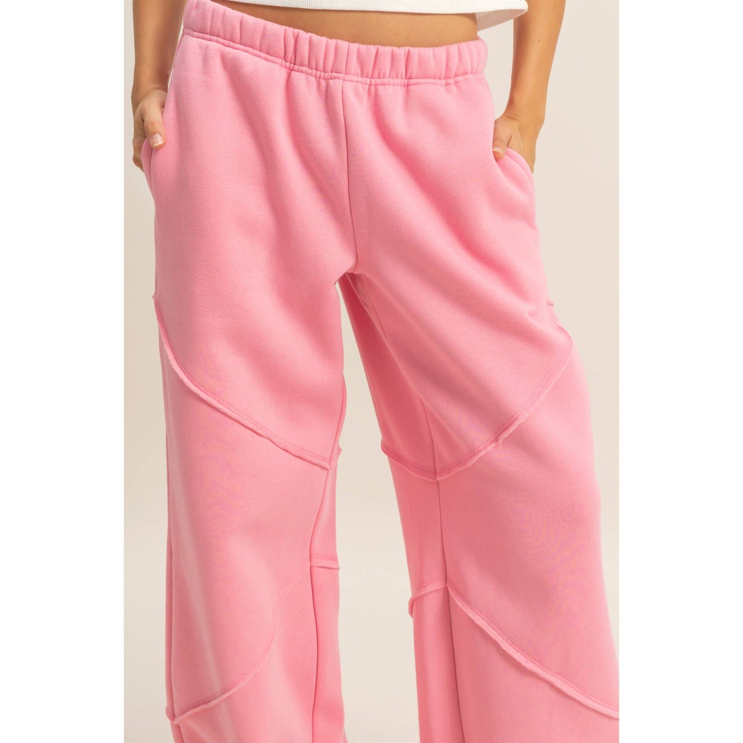 Relaxed-Fit Wide Leg Pants With Pocket Detail